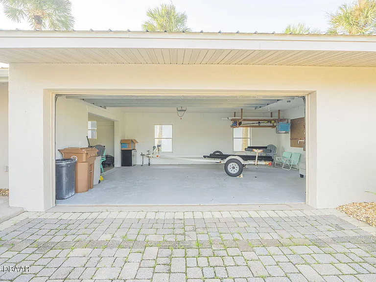 450 Lambert Ave — Photo 44