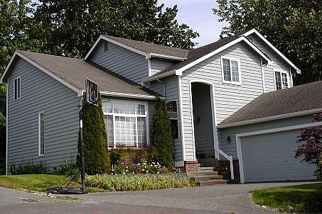 Front View, on Cul-de-Sac