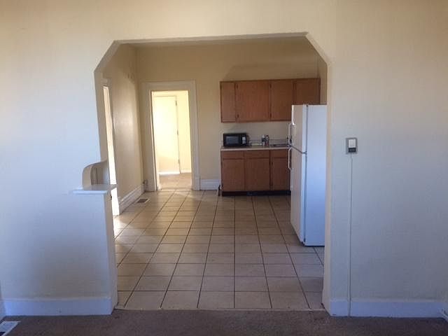 2nd image of 747 Mariposa St