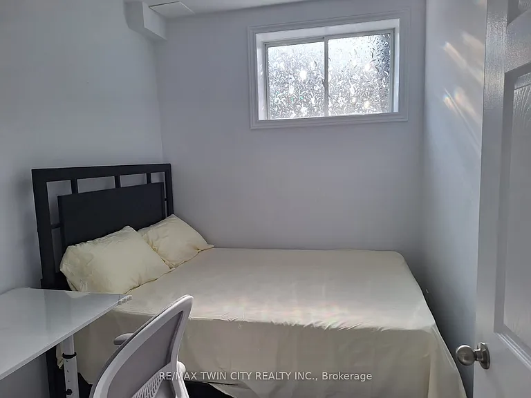 15 Spring Creek St — Photo 18