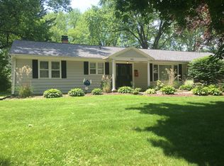 402 N Pine St, Geneva, IL 60134