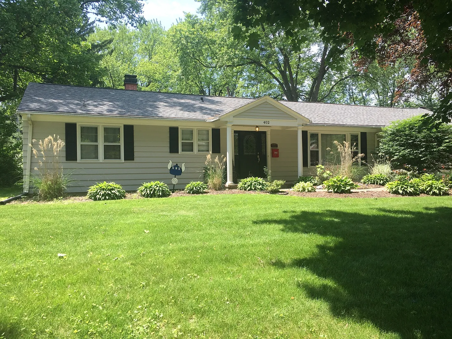 402 N Pine St photo 1