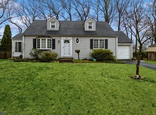 2370 Seneca Rd, Scotch Plains, NJ 07076