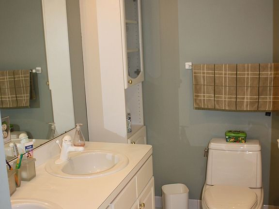 Kids Bath - Dual sink