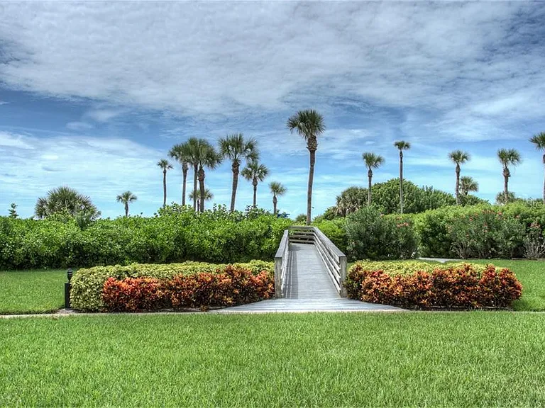 2109 Gulf Of Mexico Dr #1402 — Photo 21