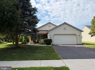 6 Rosemont Dr, Myerstown, PA 17067