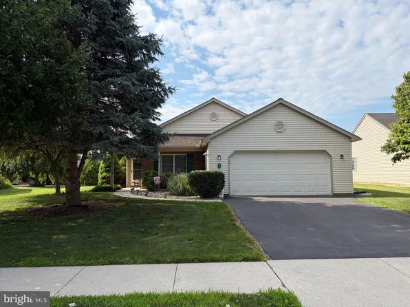 6 Rosemont Dr, Myerstown, PA 17067