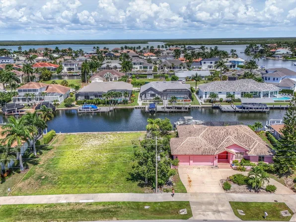 273 N Barfield Dr, Marco Island, FL 34145