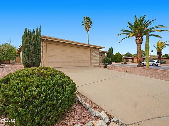 2nd image of 321 W Rio Santa Cruz