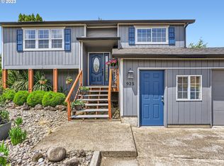 925 S Elm Ct, Canby, OR 97013