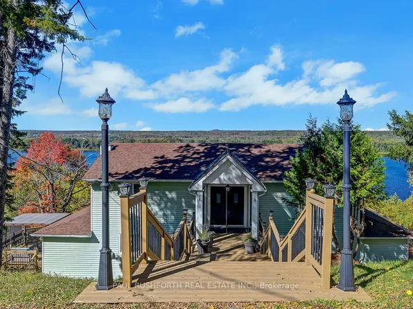 1565 Lilac Ln, Ottawa, ON K4C 1C4