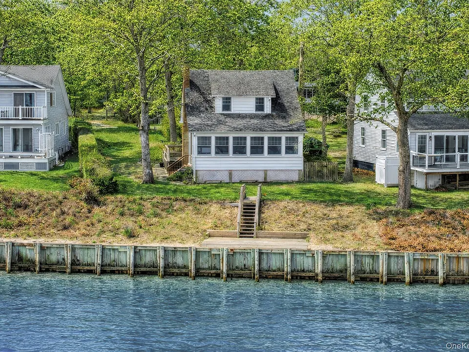 2662 Paradise Shores Rd
