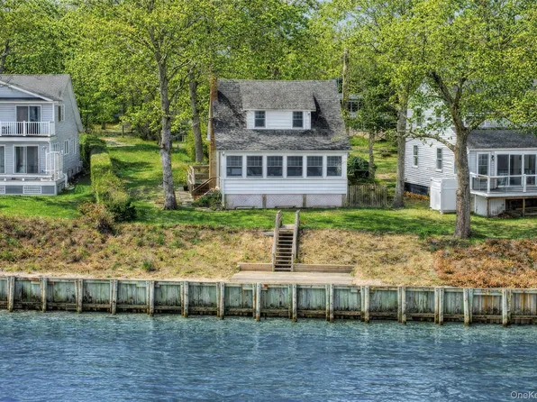 2662 Paradise Shores Rd, Southold, NY 11971
