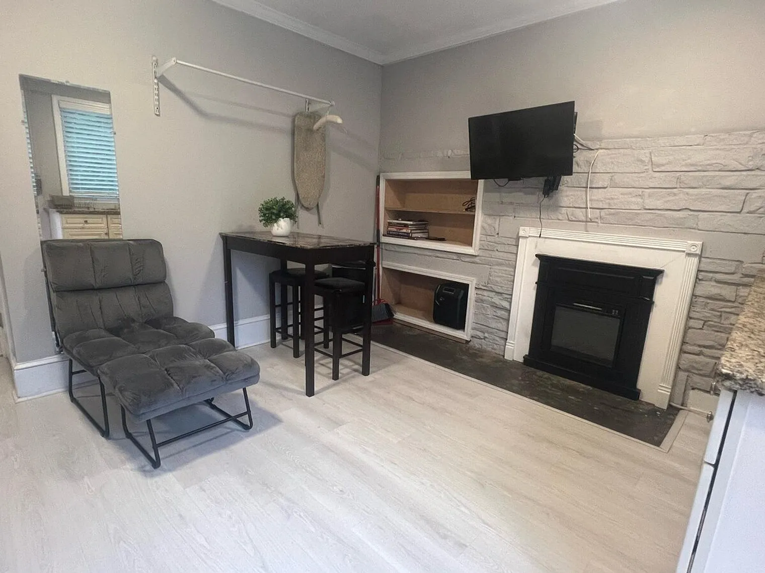 Studio, 1.0 bath, 355 sqft, $2,457 — Photo 3