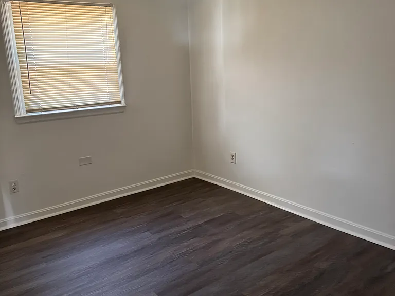 330 W Kentucky Ave — Photo 3