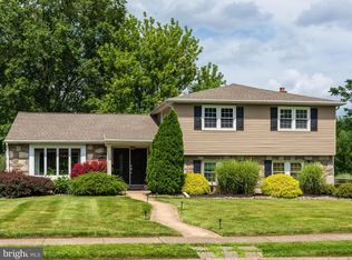 815 Furrow Ln, Huntingdon Valley, PA 19006