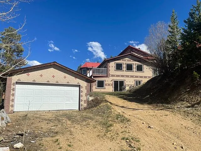 8 Valley View Dr — Photo 2