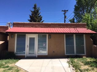 303 Hinde Pl, Taos, NM 87571