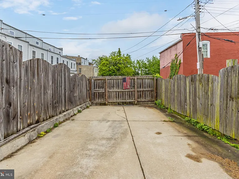 1235 N Bond St — Photo 9