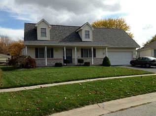 1369 E Meadow Dr, Oregon, OH 43616