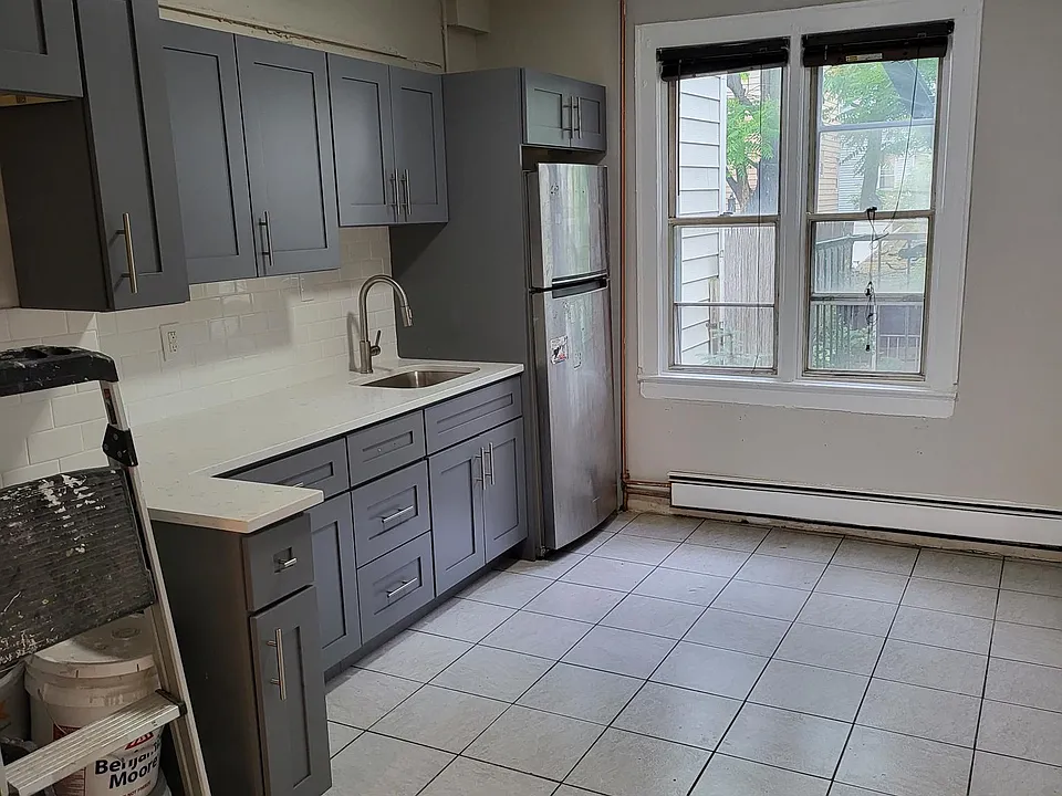 19 1/2 Wright Ave #2