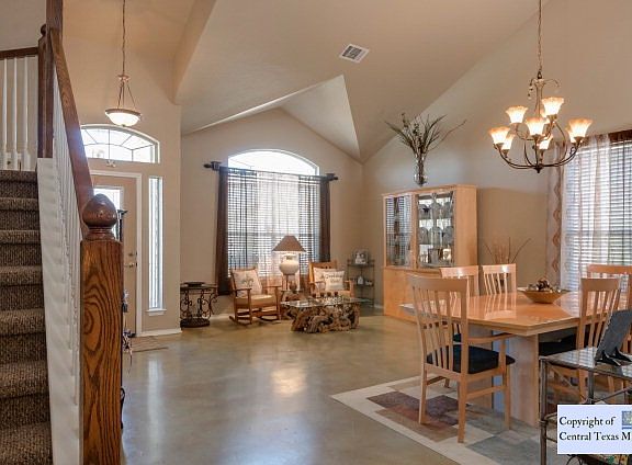 5th image of 629 Magdalena Ln