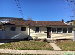 4 Sherborne Pl, Island Park, NY 11558