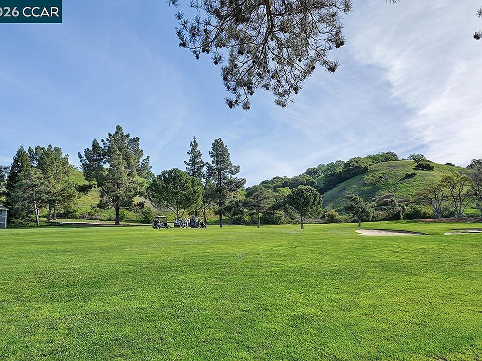 1st image of 3210 Rossmoor Pkwy APT 4