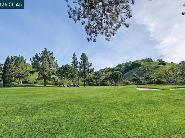 3210 Rossmoor Pkwy APT 4, Walnut Creek, CA 94595