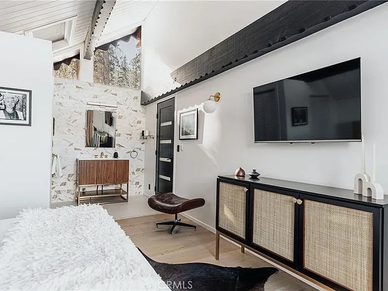 1021 Club View Dr — Photo 18