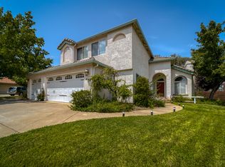 890 Leisha Ln, Redding, CA 96001