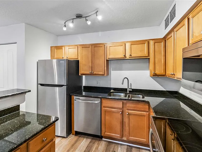 320 Black Oak Ct #107 — Photo 13