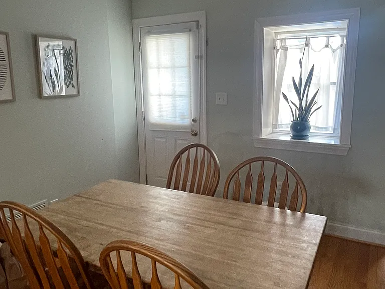 3211 Dillon St — Photo 3
