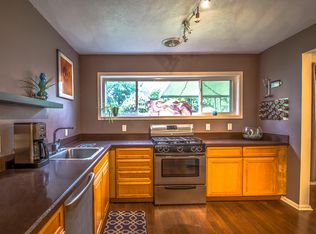 688 Birch Dr, Euclid, OH