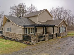 225 Hilltop Rd, Pattersonville, NY 12137