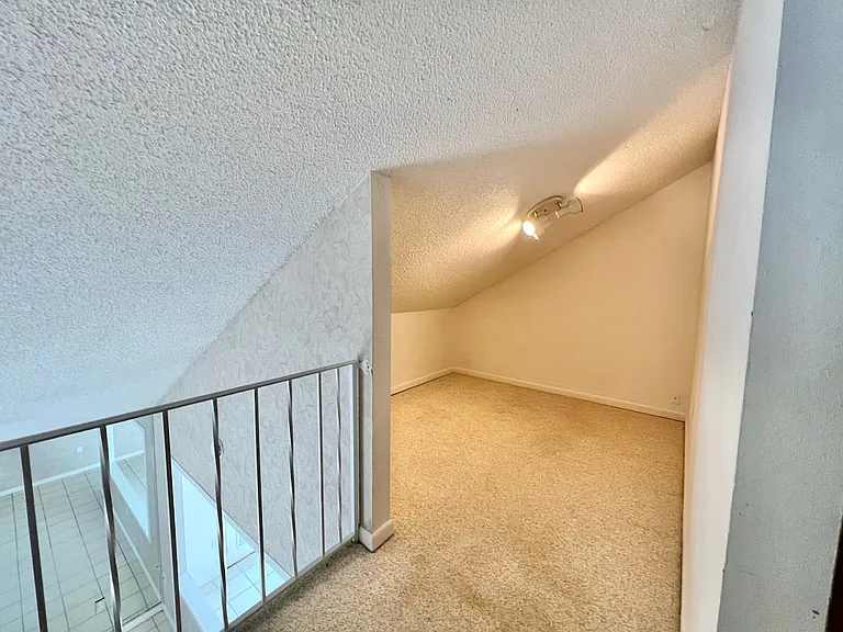 28 Solar St — Photo 11