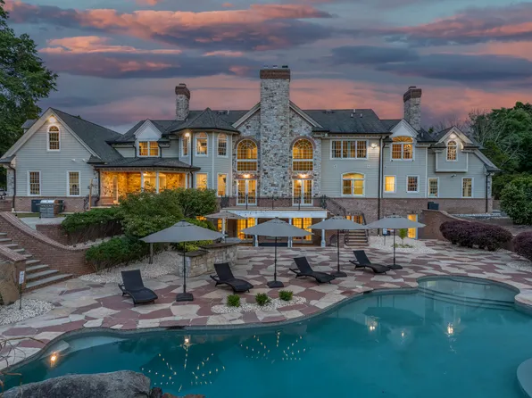 2257 Brookside Dr, Martinsville, NJ 08836