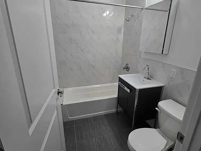250 Ocean Pkwy #1N — Photo 8
