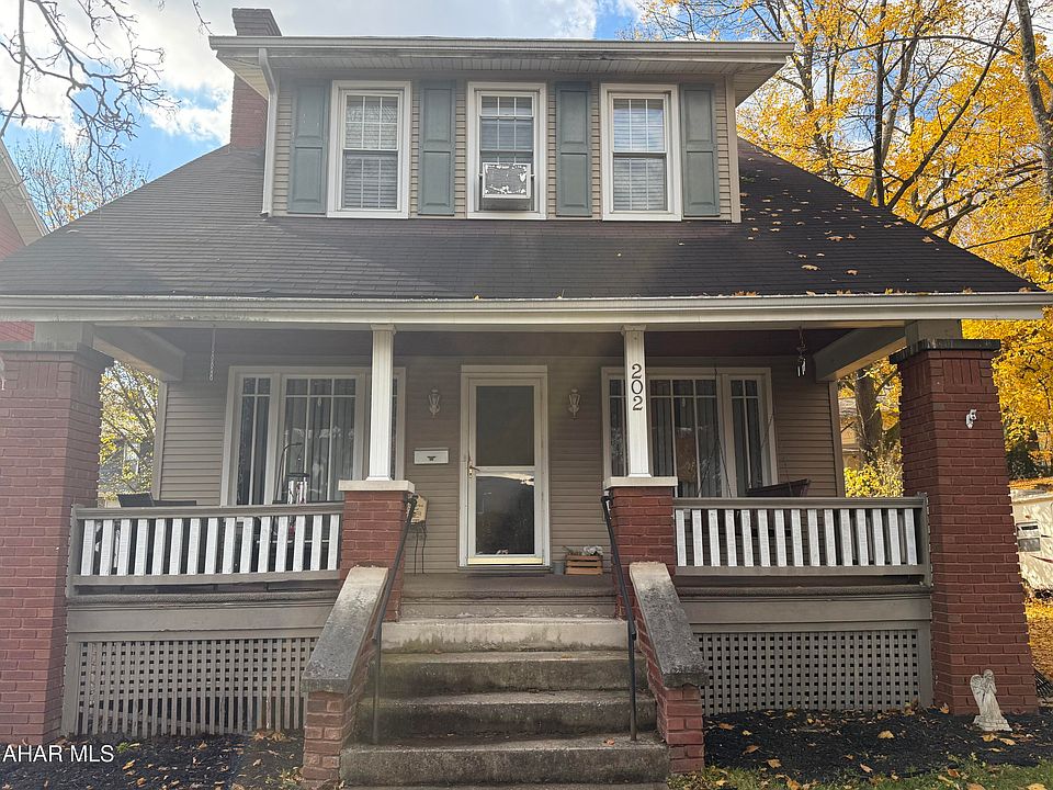 1st image of 202 Coleridge Ave