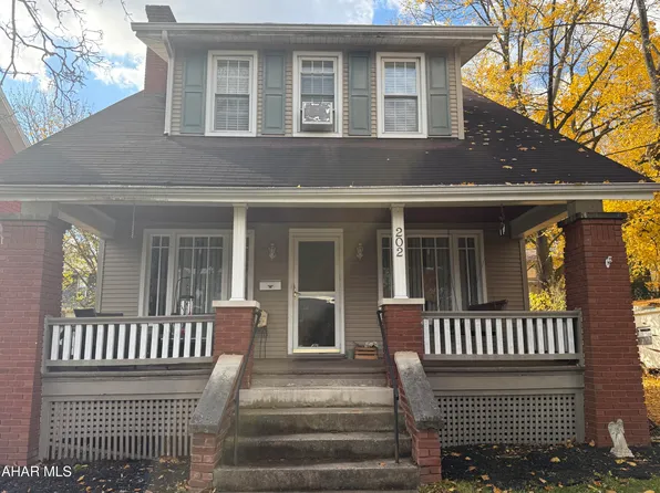 202 Coleridge Ave, Altoona, PA 16602