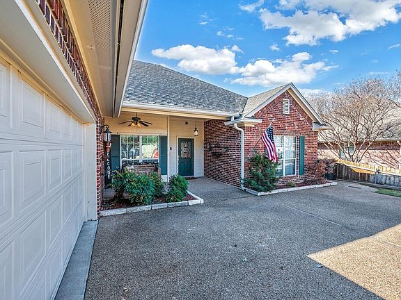 3rd image of 2801 Concho Bend Dr
