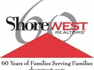 3720 Maplecrest Dr, Franklin, WI 53132