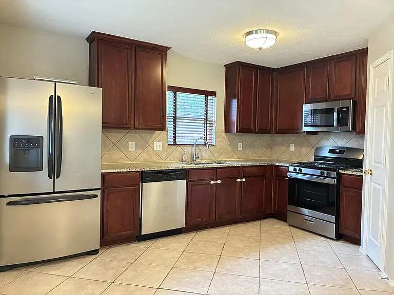 12402 Ravens Chase Ln — Photo 11