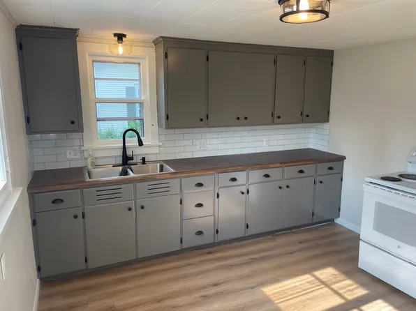 627 S 7th St, Goshen, IN 46526