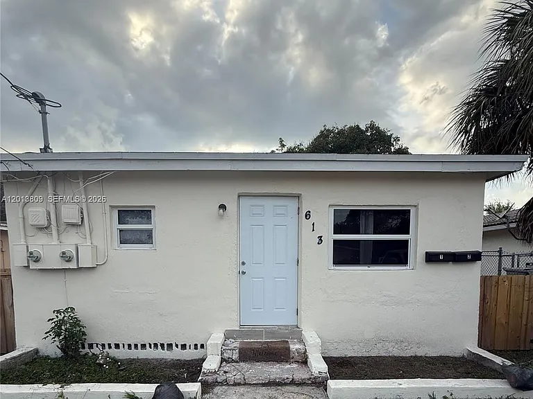 613 NW 15th Ave #1 — Photo 1