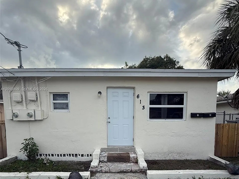 613 NW 15th Ave #1
