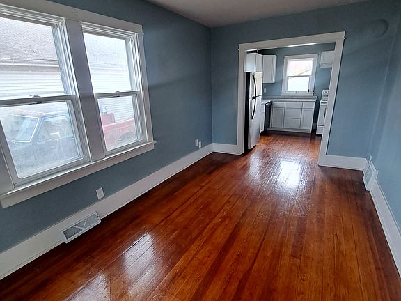 2nd image of 817 W Marion St