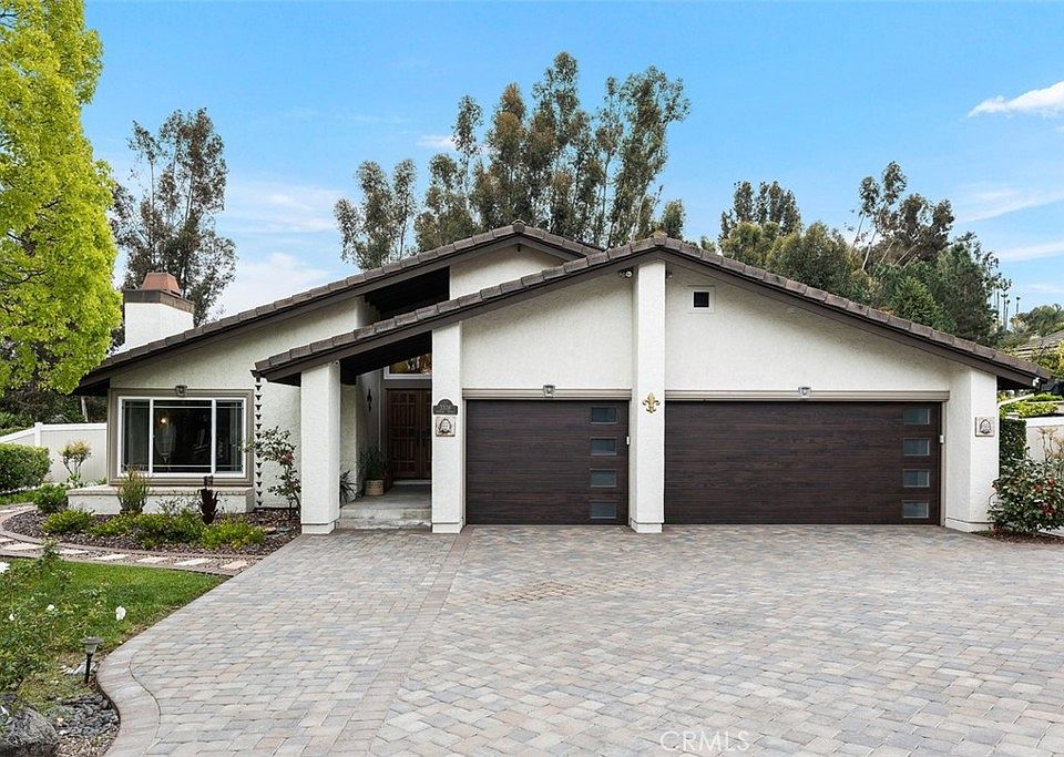1st image of 3308 Avenida Sierra