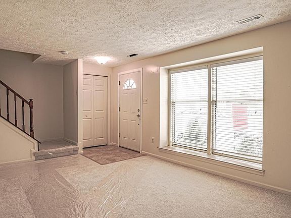 3rd image of 22422 Stablehouse Dr