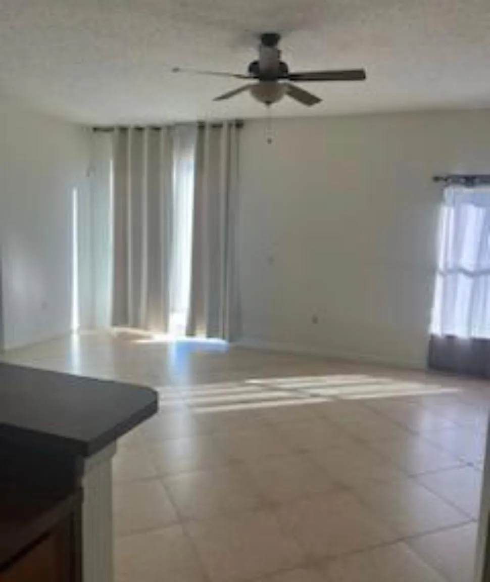3 bed, 2000 sqft, $1,800 — Photo 3